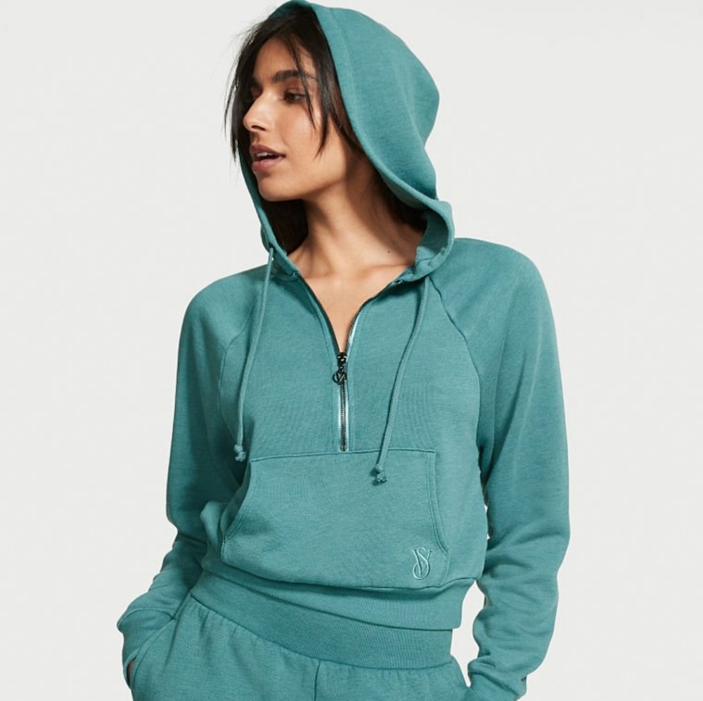NWT VICTORIAS SECRET OUTFIT CROP  HOODIE WITH MATCHING JOGGERS PRETTY SAGE COLOR